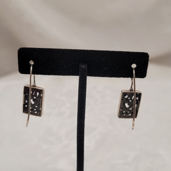 Gorgeous Silver Scroll Work Rectangular Pierced Earrings - Picture 5 of 5